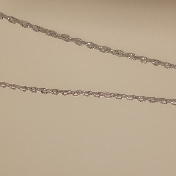 Adorable necklace 🌲🪶 - Picture 4 of 4